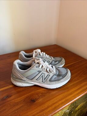 New Balance Women's Gray Athletic Lace-Up Sneakers